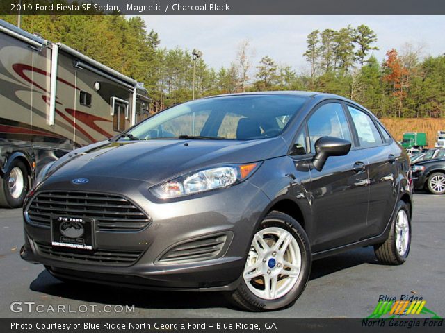 2019 Ford Fiesta SE Sedan in Magnetic