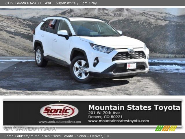 2019 Toyota RAV4 XLE AWD in Super White