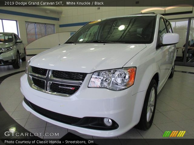 2019 Dodge Grand Caravan SXT in White Knuckle