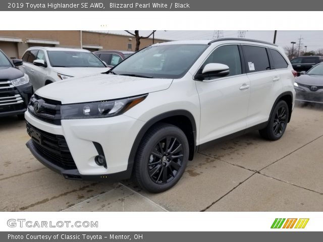 2019 Toyota Highlander SE AWD in Blizzard Pearl White
