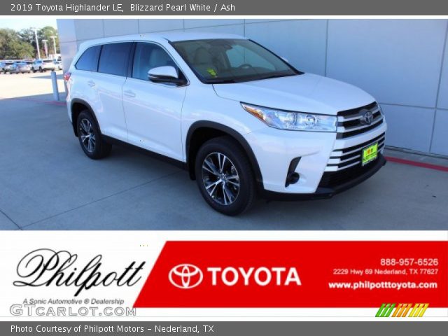 2019 Toyota Highlander LE in Blizzard Pearl White