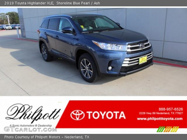 2019 Toyota Highlander XLE in Shoreline Blue Pearl