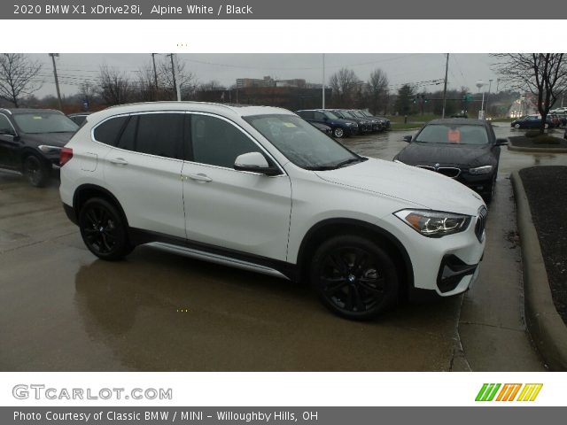 2020 BMW X1 xDrive28i in Alpine White