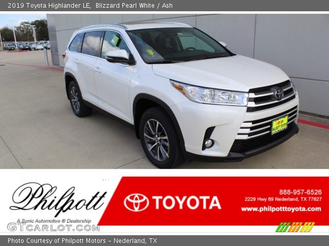 2019 Toyota Highlander LE in Blizzard Pearl White