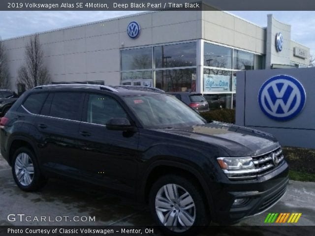 2019 Volkswagen Atlas SE 4Motion in Deep Black Pearl
