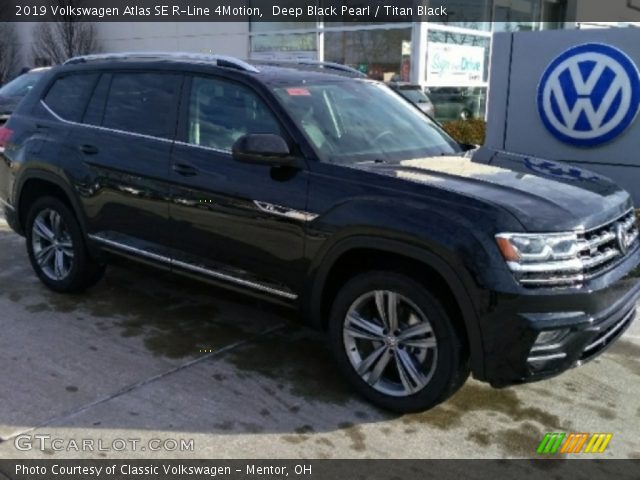2019 Volkswagen Atlas SE R-Line 4Motion in Deep Black Pearl