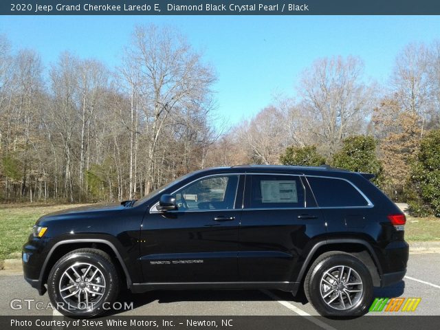 2020 Jeep Grand Cherokee Laredo E in Diamond Black Crystal Pearl