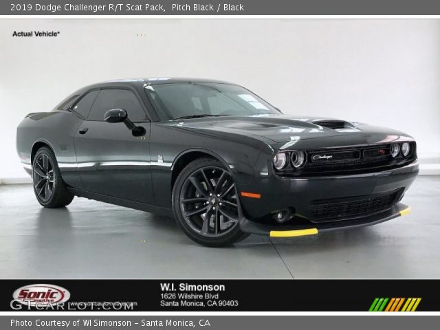 2019 Dodge Challenger R/T Scat Pack in Pitch Black