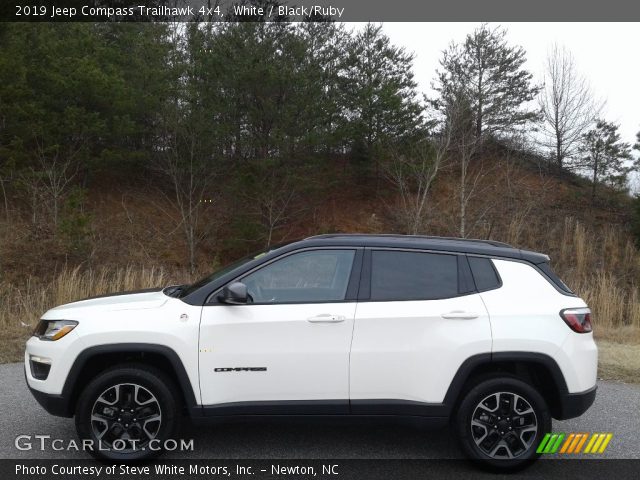 2019 Jeep Compass Trailhawk 4x4 in White