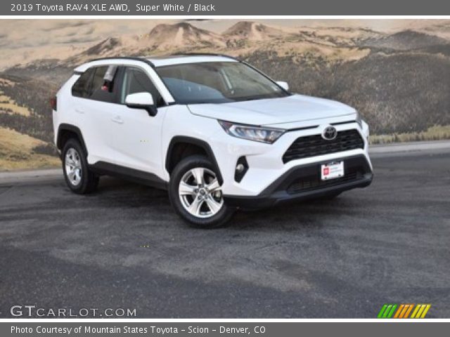 2019 Toyota RAV4 XLE AWD in Super White