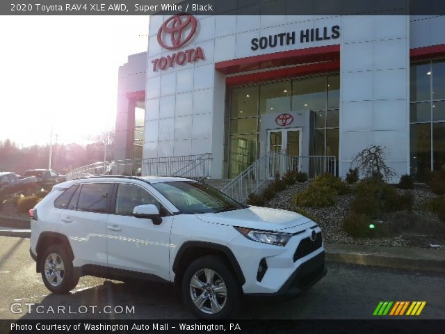 2020 Toyota RAV4 XLE AWD in Super White