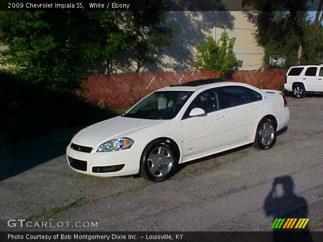 2009 Chevrolet Impala SS in White