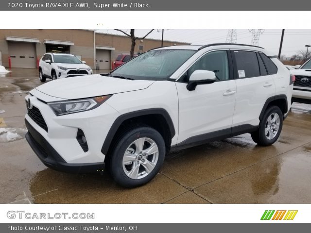 2020 Toyota RAV4 XLE AWD in Super White