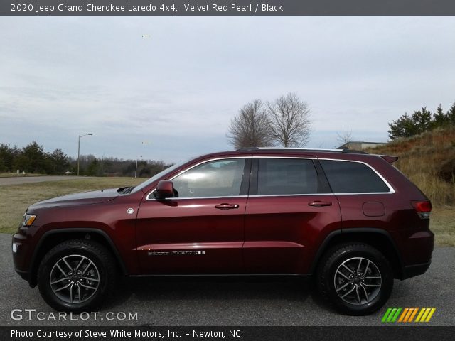 2020 Jeep Grand Cherokee Laredo 4x4 in Velvet Red Pearl