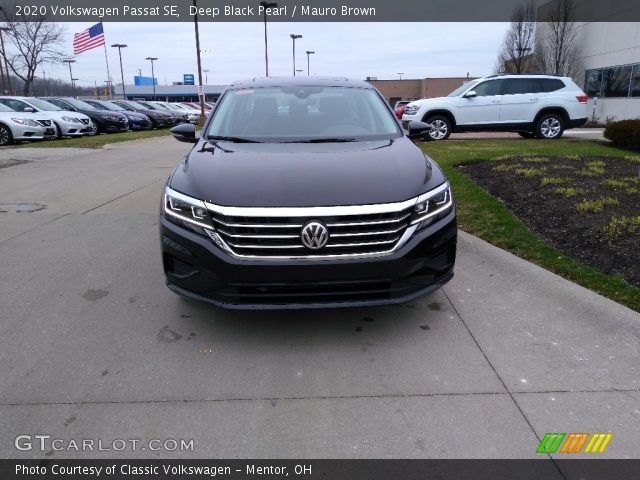 2020 Volkswagen Passat SE in Deep Black Pearl