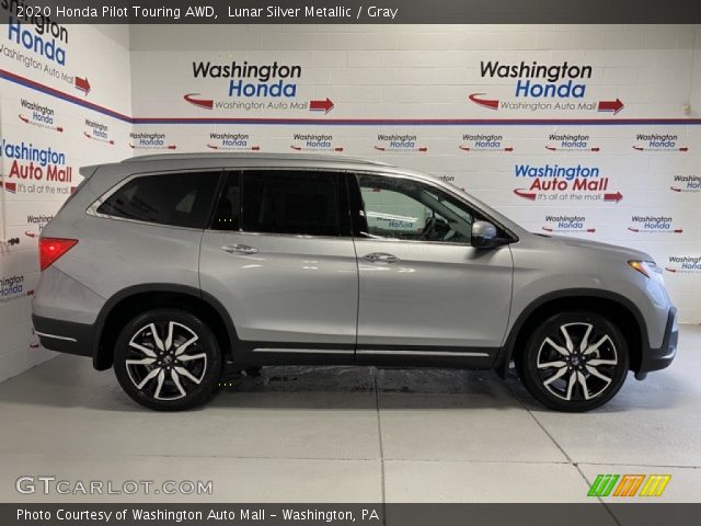 2020 Honda Pilot Touring AWD in Lunar Silver Metallic