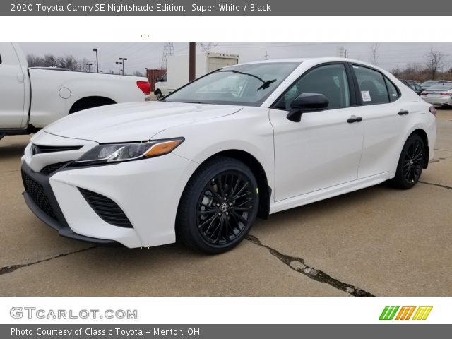 2020 Toyota Camry SE Nightshade Edition in Super White