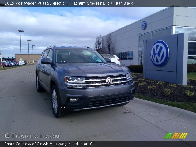 2019 Volkswagen Atlas SE 4Motion in Platinum Gray Metallic