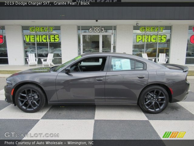 2019 Dodge Charger SXT in Granite Pearl