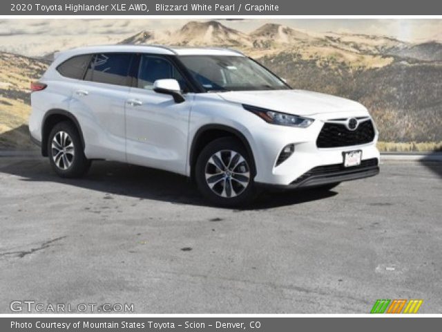 2020 Toyota Highlander XLE AWD in Blizzard White Pearl