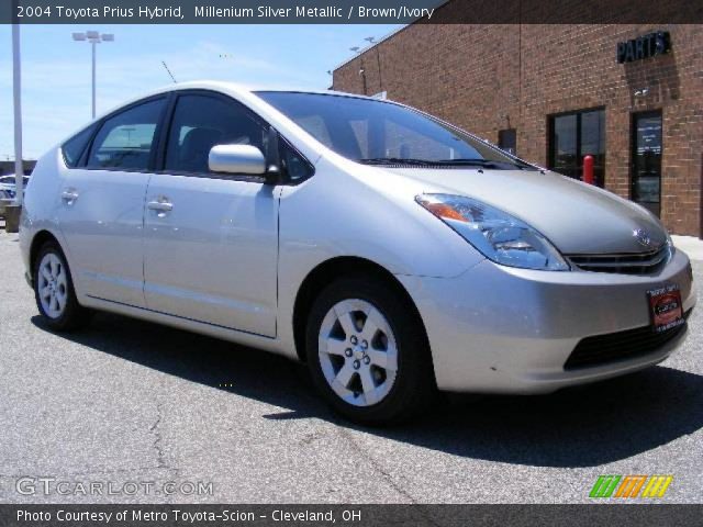 2004 Toyota Prius Hybrid in Millenium Silver Metallic