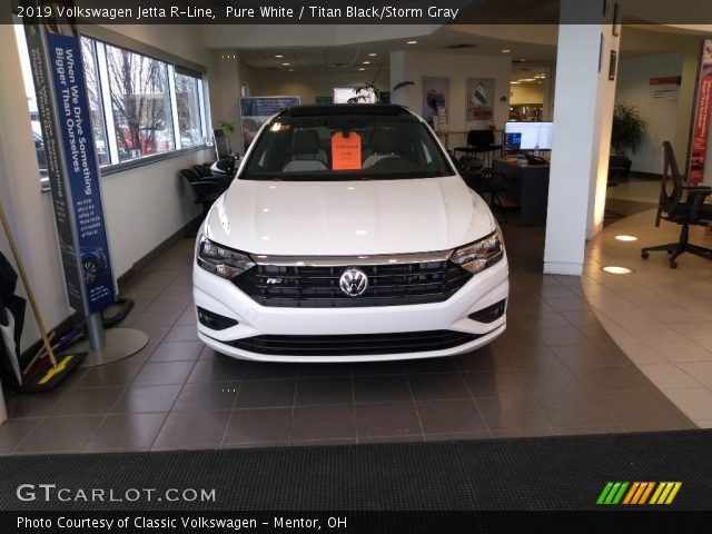 2019 Volkswagen Jetta R-Line in Pure White