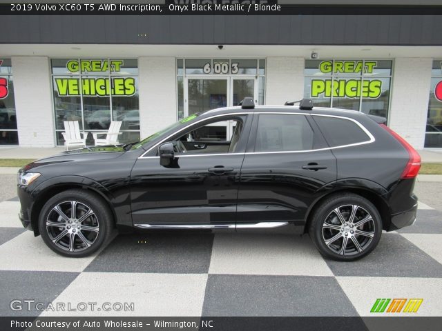 2019 Volvo XC60 T5 AWD Inscription in Onyx Black Metallic