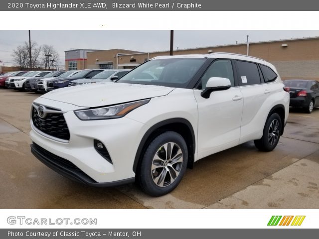 2020 Toyota Highlander XLE AWD in Blizzard White Pearl