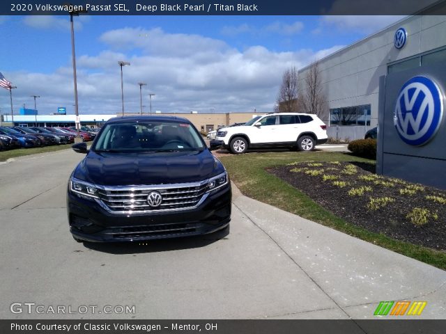 2020 Volkswagen Passat SEL in Deep Black Pearl
