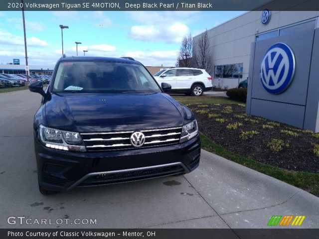 2020 Volkswagen Tiguan SE 4MOTION in Deep Black Pearl