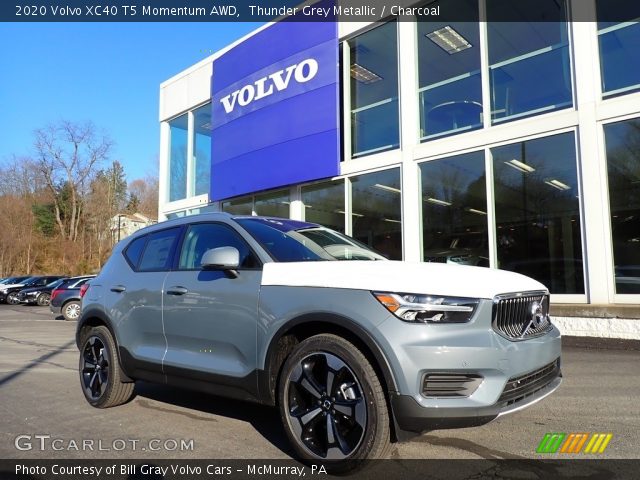 2020 Volvo XC40 T5 Momentum AWD in Thunder Grey Metallic