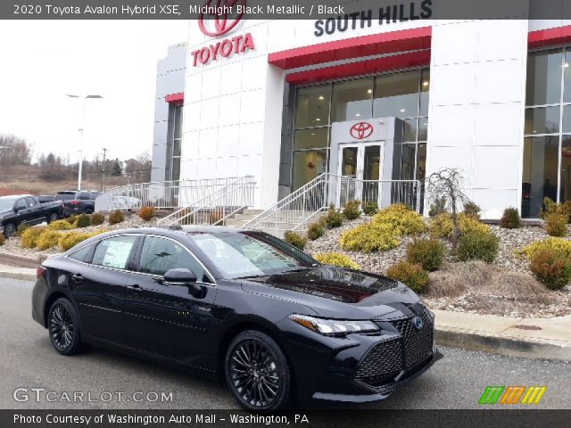 2020 Toyota Avalon Hybrid XSE in Midnight Black Metallic