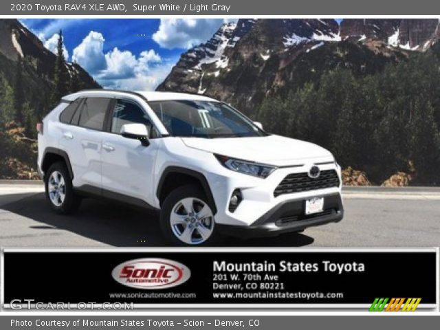 2020 Toyota RAV4 XLE AWD in Super White