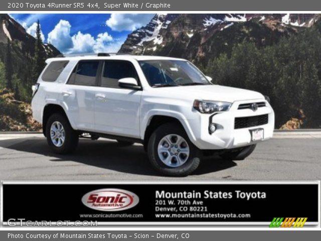 2020 Toyota 4Runner SR5 4x4 in Super White