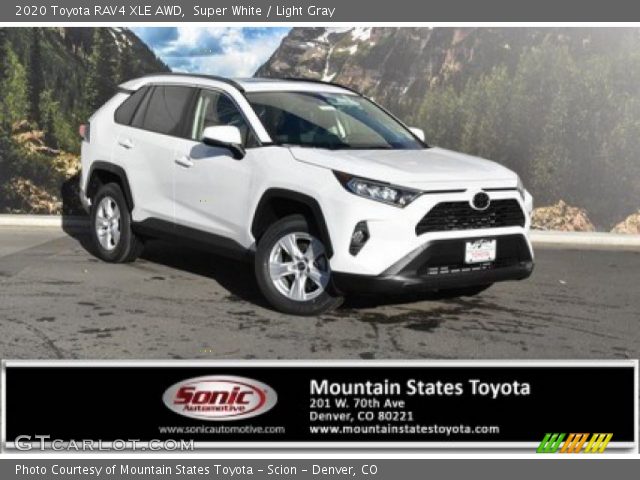 2020 Toyota RAV4 XLE AWD in Super White