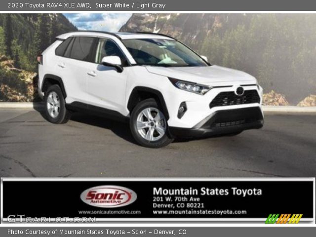 2020 Toyota RAV4 XLE AWD in Super White
