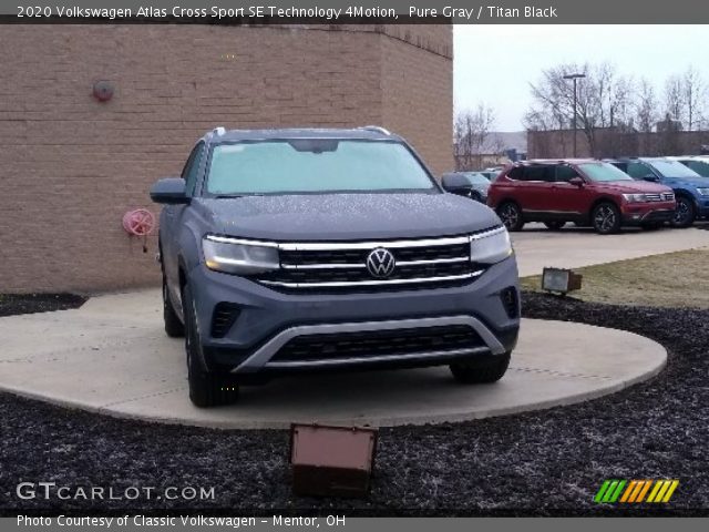 2020 Volkswagen Atlas Cross Sport SE Technology 4Motion in Pure Gray
