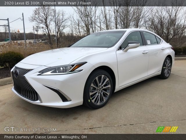 2020 Lexus ES 300h in Eminent White Pearl