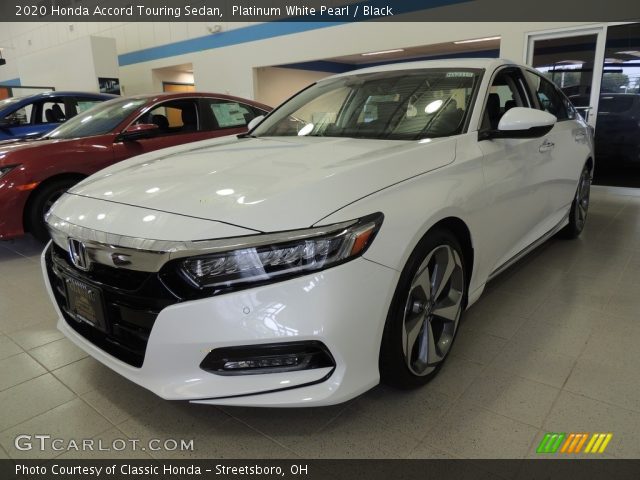 2020 Honda Accord Touring Sedan in Platinum White Pearl