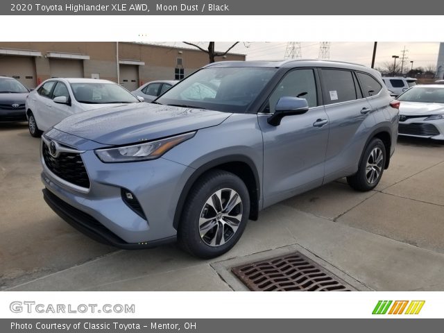2020 Toyota Highlander XLE AWD in Moon Dust