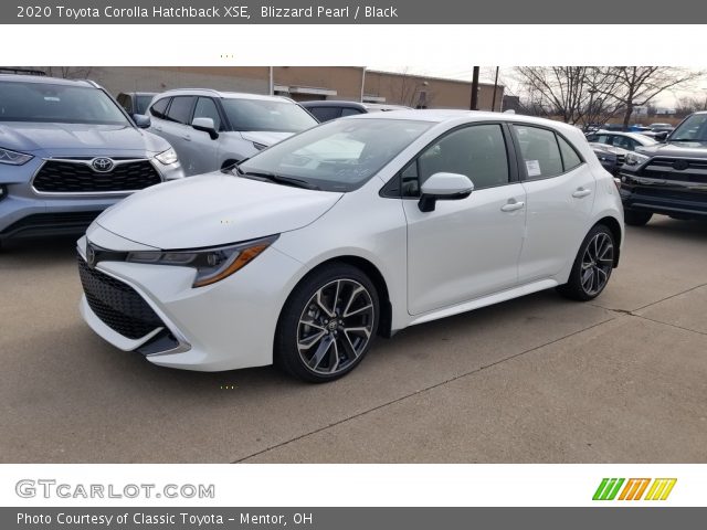 2020 Toyota Corolla Hatchback XSE in Blizzard Pearl