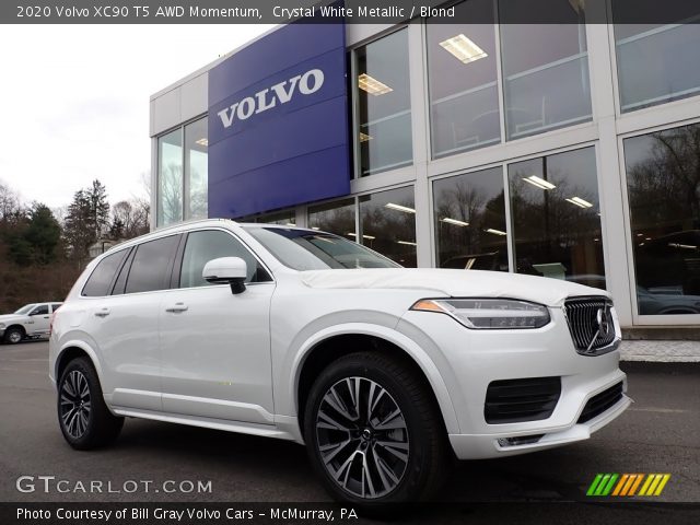 2020 Volvo XC90 T5 AWD Momentum in Crystal White Metallic