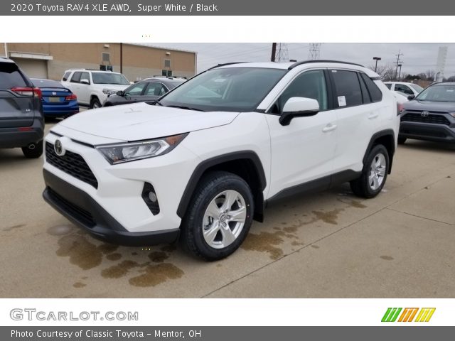 2020 Toyota RAV4 XLE AWD in Super White