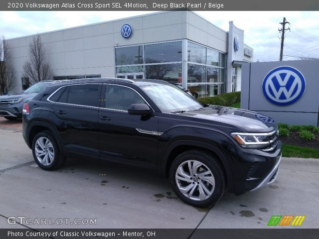 2020 Volkswagen Atlas Cross Sport SEL 4Motion in Deep Black Pearl