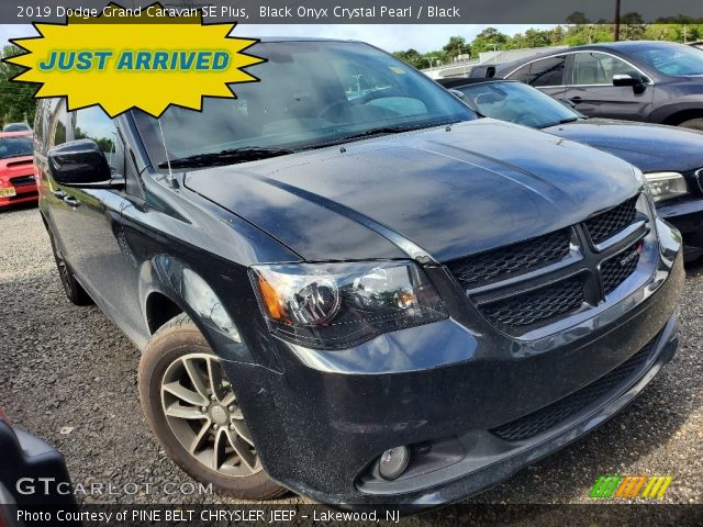 2019 Dodge Grand Caravan SE Plus in Black Onyx Crystal Pearl