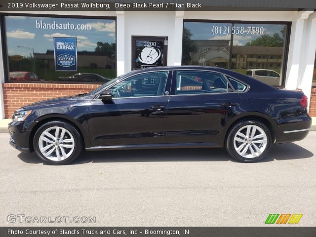 2019 Volkswagen Passat Wolfsburg in Deep Black Pearl