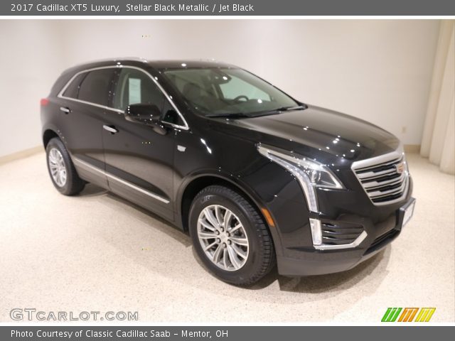 2017 Cadillac XT5 Luxury in Stellar Black Metallic