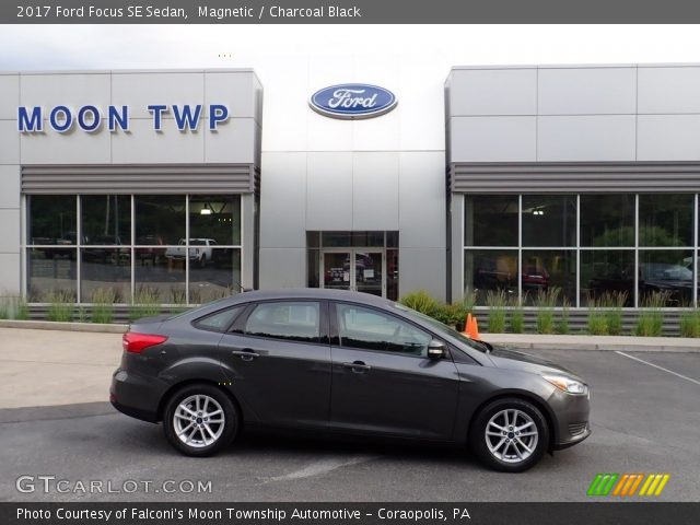 2017 Ford Focus SE Sedan in Magnetic