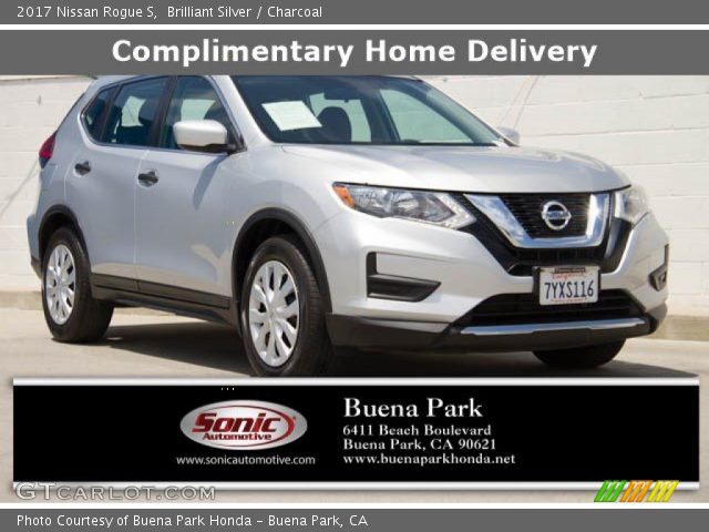 2017 Nissan Rogue S in Brilliant Silver