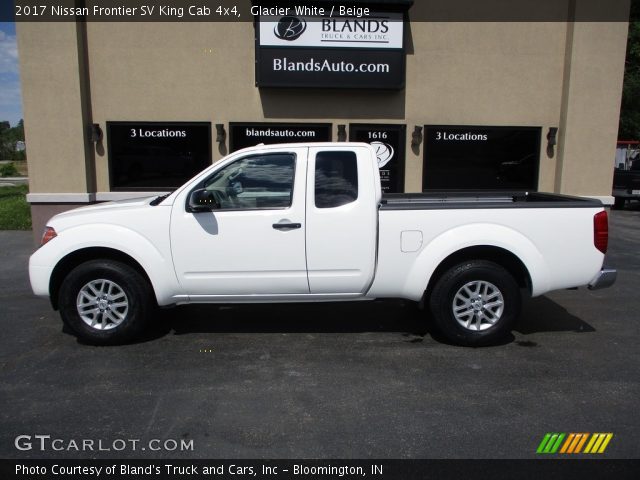 2017 Nissan Frontier SV King Cab 4x4 in Glacier White